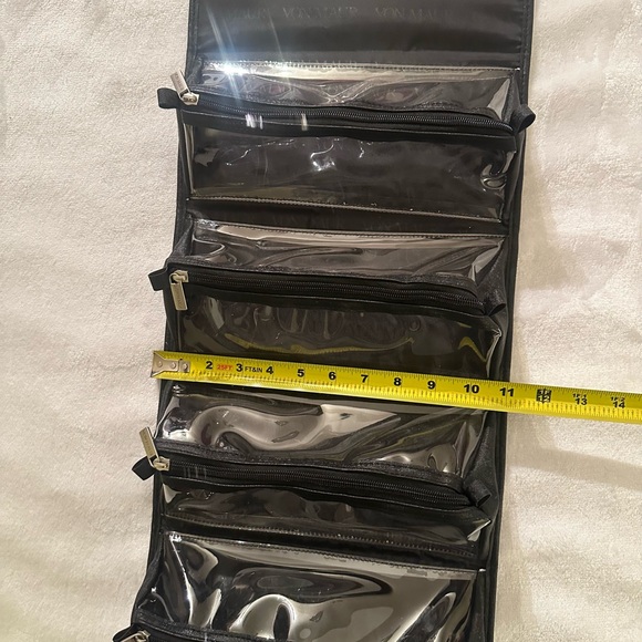 Von Maur hanging toiletry bag. Folds up - Picture 8 of 9